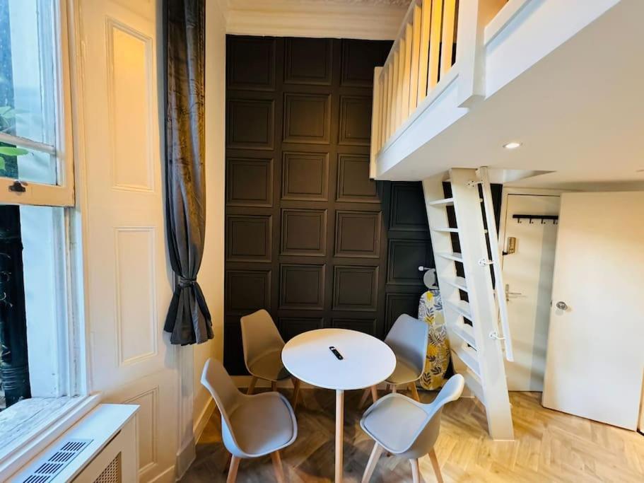 Trio'S Haven In Portebello Road ลอนดอน ภายนอก รูปภาพ